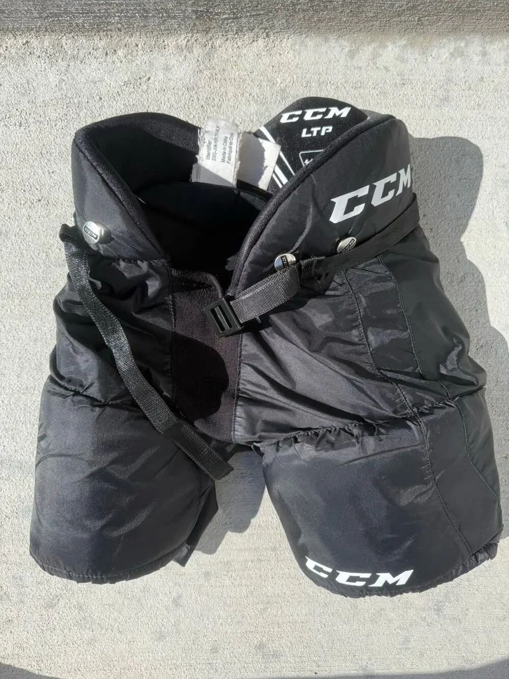 Youth: CCM LTP Youth Small Black Ice Hockey Pants Breezers Learn To Play YTH Lg